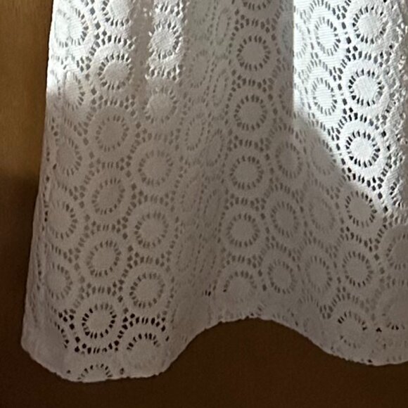 Used White Torrid Dress Knee length Textured Dress Open area in the back 2 - Picture 5 of 9